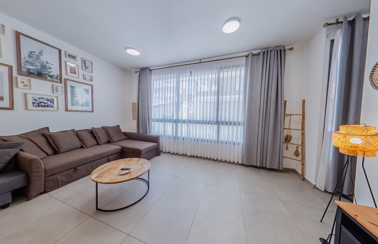 דירה עם מרפסת מהחדר