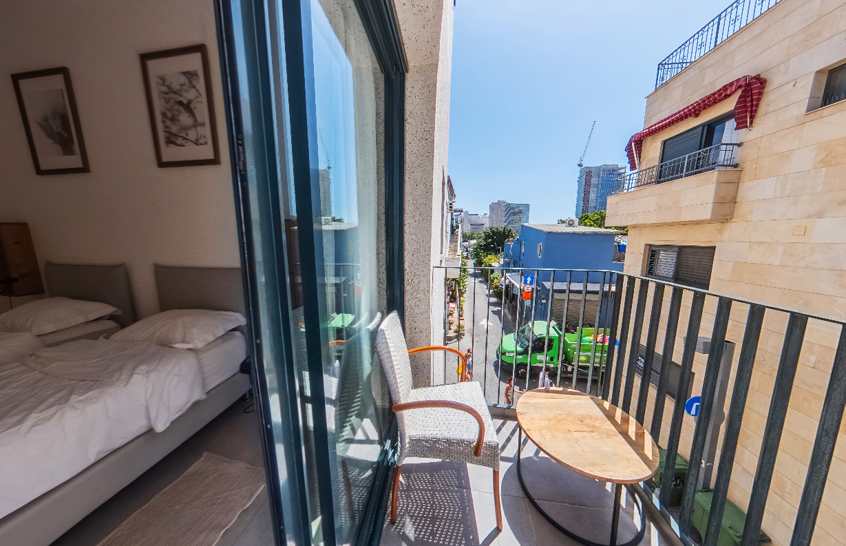 דירה עם מרפסת מהחדר